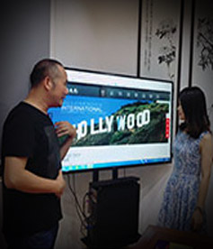 感謝電影制作公司胡導(dǎo)演遠(yuǎn)從廣州來(lái)到我公司交流網(wǎng)站，我們定全力以赴，不負(fù)使命，幫您把網(wǎng)絡(luò)營(yíng)銷(xiāo)落地。